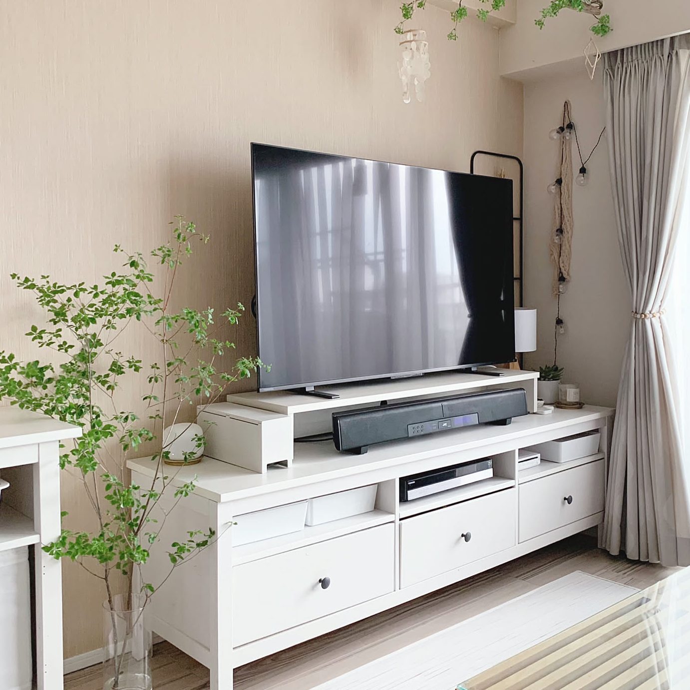 IKEA キャビネット テレビ 台 でおしゃれなリビングを実現!選び方と活用術 9 ikea e382ade383a3e38393e3838de38383e38388 e38386e383ace38393 e58fb0 e381a7e3818ae38197e38283e3828ce381aae383aae38393e383b3e382b0e38292
