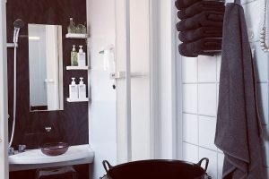 IKEA バス タオル ハンガー で浴室を快適に!おしゃれな収納アイデア 21 IKEA バス タオル ハンガー で浴室を快適に!おしゃれな収納アイデア