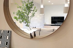 IKEA 貼る鏡：簡単取付＆おしゃれな鏡選びガイド