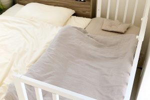 IKEAベビーベッド添い寝ガイド：安全な添い寝方法とおすすめ商品